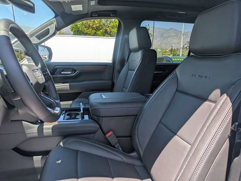 New 2026 GMC Yukon XL Denali w/ Sun & Power Step Package AWD/4WD image 27