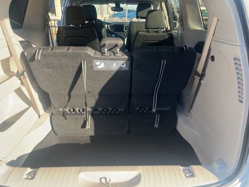 Used 2017 Chrysler Pacifica Touring-L image 19