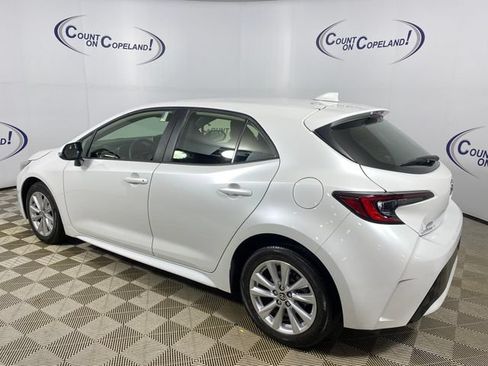 Used 2025 Toyota Corolla SE FWD image 4
