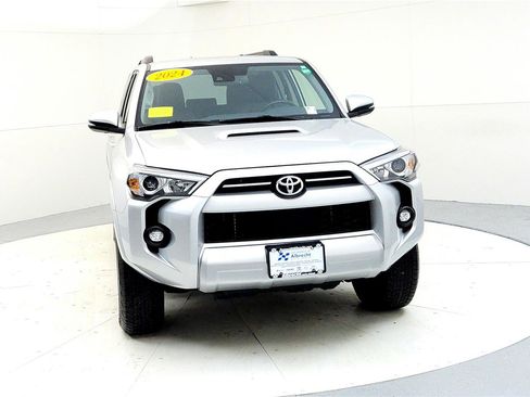 Certified 2024 Toyota 4Runner TRD Off-Road Premium image 8