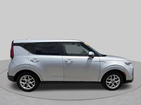 Used 2021 Kia Soul S FWD image 7