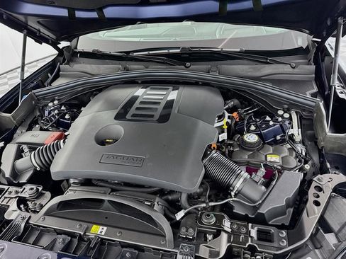 Used 2025 Jaguar F-PACE R-Dynamic S image 32