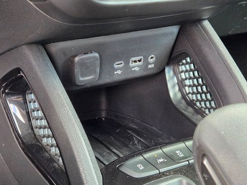 Used 2023 Chevrolet TrailBlazer LT w/ Convenience Package FWD image 27
