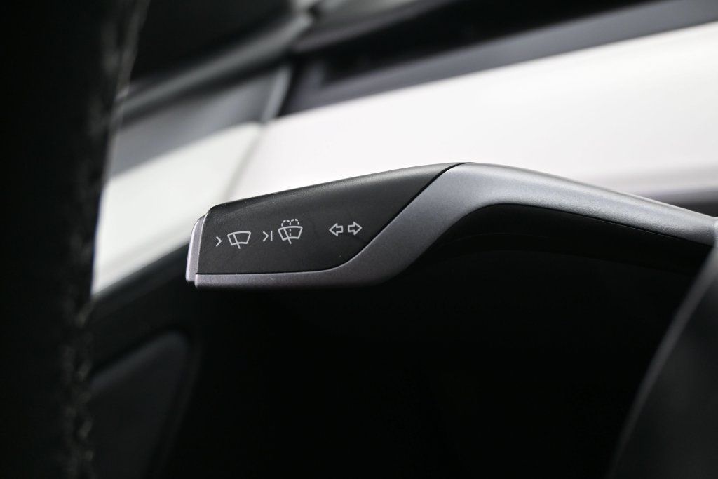 Used 2024 Tesla Model Y 2WD image 20