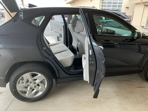 Used 2026 Hyundai Kona SE FWD image 15