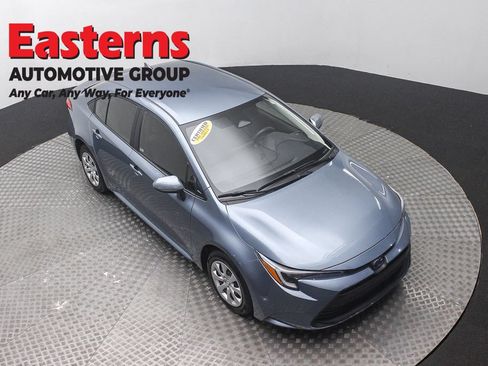 Used 2025 Toyota Corolla LE FWD image 3