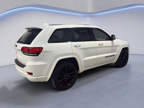 Used 2018 Jeep Grand Cherokee Altitude image 6