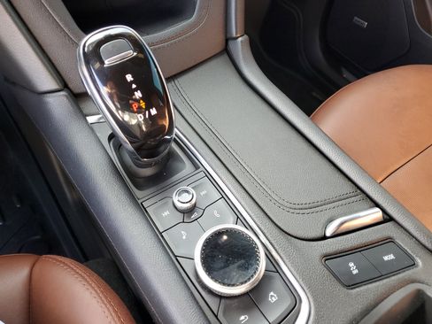 Used 2020 Cadillac XT5 Premium Luxury image 32