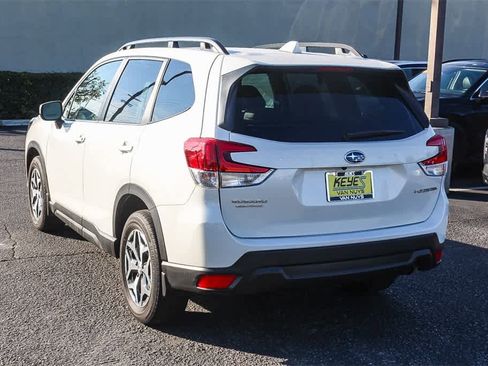 Used 2023 Subaru Forester Premium image 7