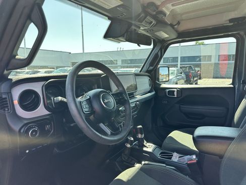 Used 2024 Jeep Wrangler Unlimited w/ Convenience Group AWD/4WD image 11