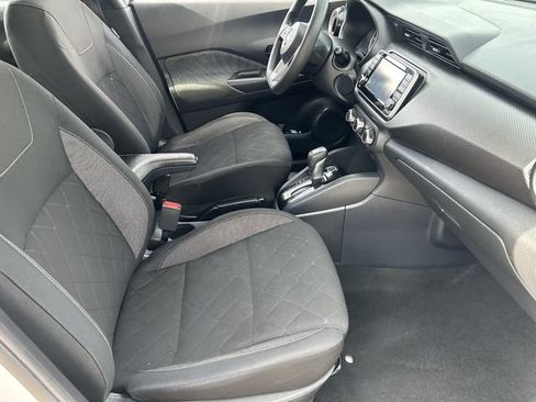 Used 2020 Nissan Kicks S FWD image 12