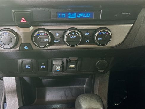 Used 2023 Toyota Tacoma SR5 AWD/4WD image 23