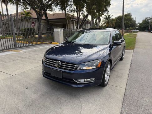 Used 2013 Volkswagen Passat 3.6 SEL Premium image 9