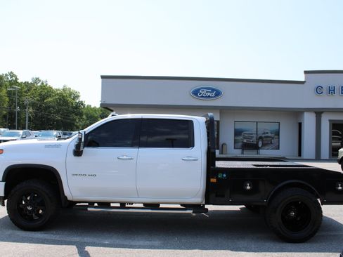 Used 2021 Chevrolet Silverado 3500 High Country AWD/4WD image 1