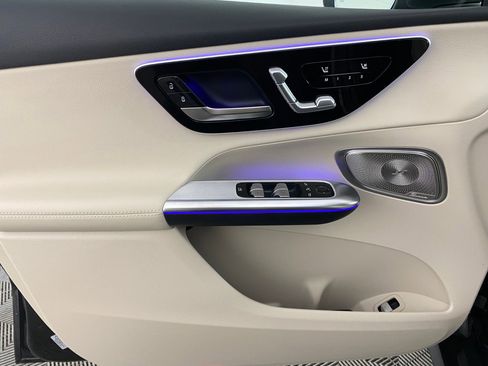 Used 2026 Mercedes-Benz GLC 300 4MATIC image 11