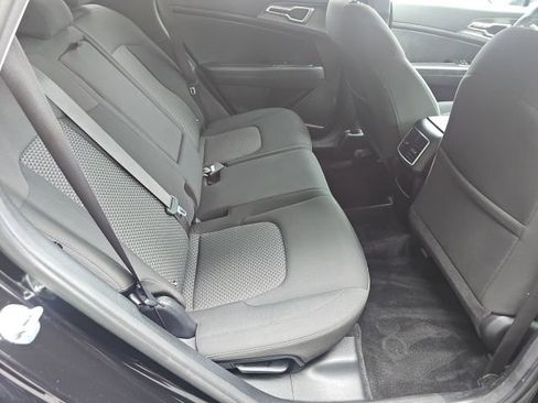 Used 2023 Kia Sportage LX AWD/4WD image 16