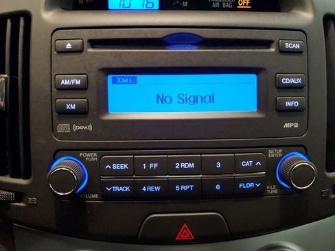 Used 2010 Hyundai Elantra GLS image 20