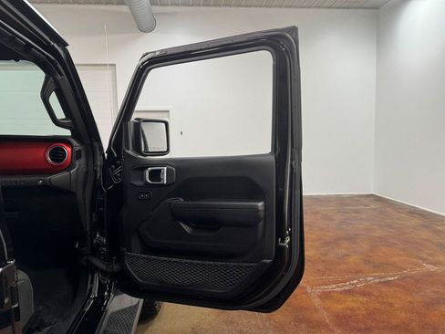 Used 2019 Jeep Wrangler Unlimited Rubicon image 62