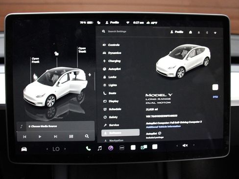 Used 2022 Tesla Model Y Long Range image 29