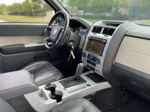 Used 2010 Mercury Mariner Premier image 23