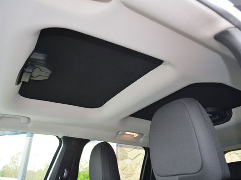 Used 2018 Jeep Renegade Trailhawk w/ Cold Weather Group II image 25