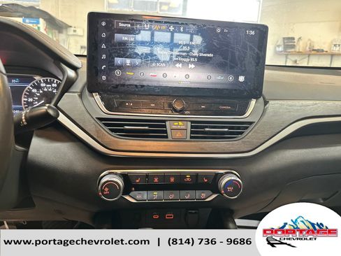 Used 2023 Nissan Altima 2.5 SV w/ SV Premium Package image 21