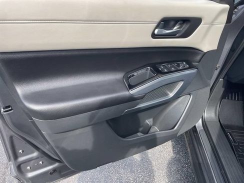 Used 2024 Nissan Pathfinder SL AWD/4WD image 21