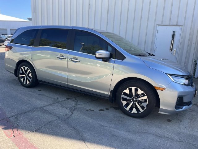 New 2026 Honda Odyssey EX-L image 3
