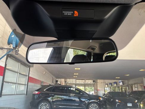 Used 2026 Nissan Kicks SR FWD image 19