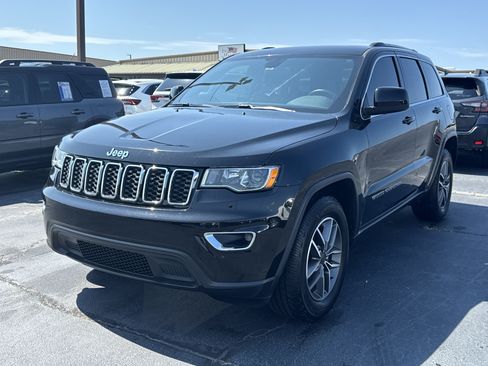 Used 2020 Jeep Grand Cherokee Laredo w/ Laredo X Package RWD image 1