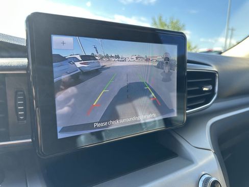 Used 2022 Ford Explorer XLT w/ Equipment Group 202A image 26