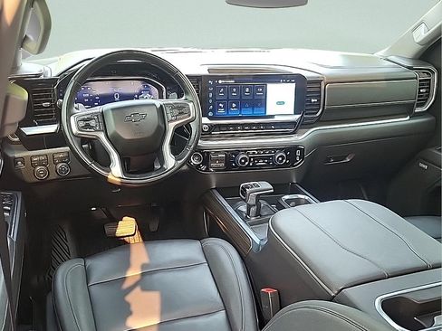 Used 2026 Chevrolet Silverado 1500 LT Trail Boss w/ Convenience Package II AWD/4WD image 16