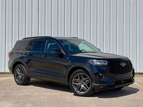 Certified 2025 Ford Explorer ST-Line w/ ST-Line Street Pack AWD/4WD image 8