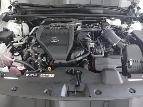 Used 2024 Toyota Crown Platinum AWD/4WD image 30