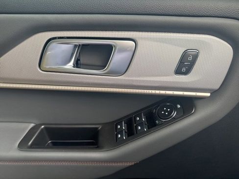 New 2025 Ford Explorer Active w/ Active Comfort Package image 9
