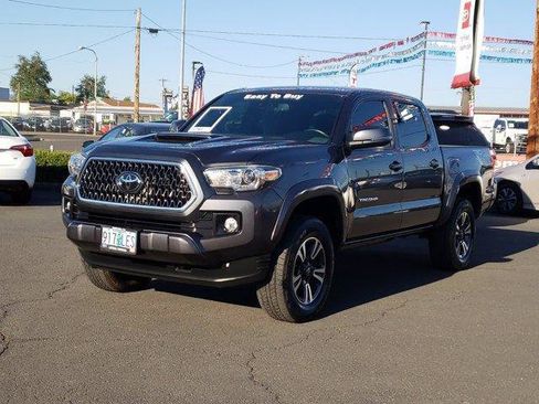 Certified 2018 Toyota Tacoma TRD Sport AWD/4WD image 1
