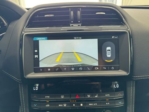 Used 2019 Jaguar F-PACE R-Sport image 27