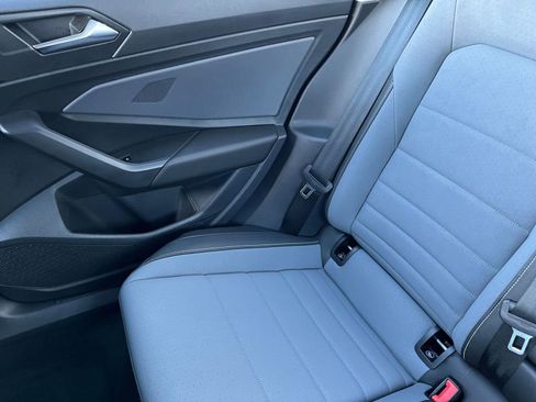 Used 2025 Volkswagen Jetta SE image 39