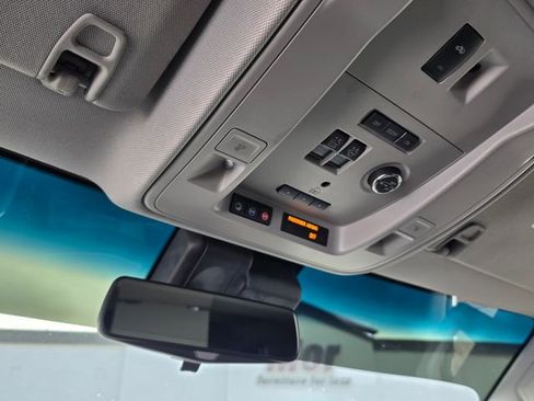 Used 2019 Cadillac Escalade Premium Luxury image 38