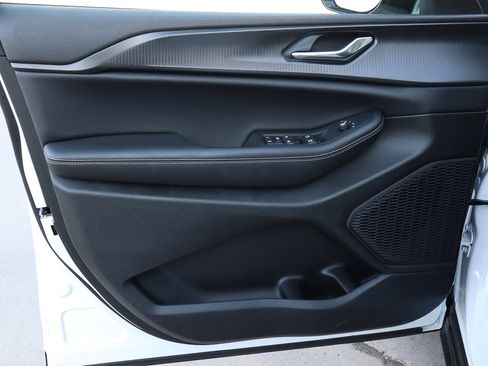 Used 2025 Jeep Grand Cherokee L Altitude image 14