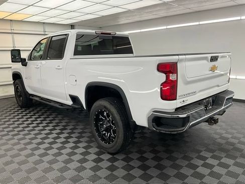 Used 2022 Chevrolet Silverado 2500 LT w/ Convenience Package AWD/4WD image 7