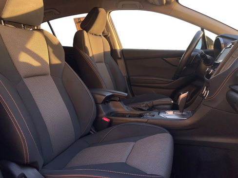 Used 2021 Subaru Crosstrek 2.0i Premium image 2