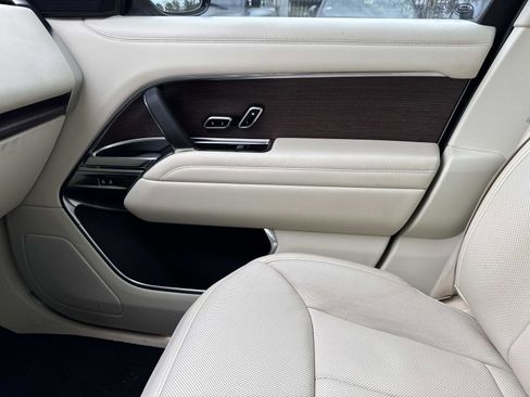 Certified 2023 Land Rover Range Rover SE image 24