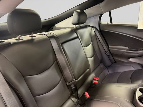 Used 2018 Chevrolet Volt Premier w/ Driver Confidence Package FWD image 24