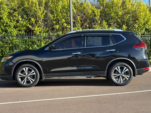 Used 2019 Nissan Rogue SV w/ Premium Package FWD image 7