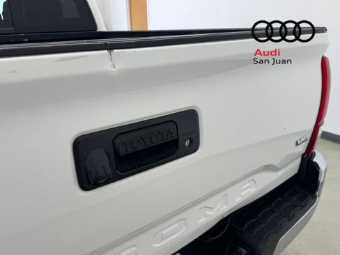 Used 2017 Toyota Tacoma SR5 w/ Tow Package RWD image 12