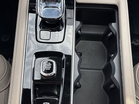 New 2026 Volvo XC90 B5 Plus image 32