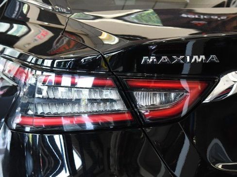 Used 2020 Nissan Maxima 3.5 SV w/ Floor Mat Group FWD image 11