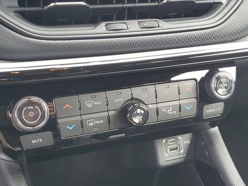 Used 2023 Jeep Compass Trailhawk w/ Trailhawk Convenience Group image 22