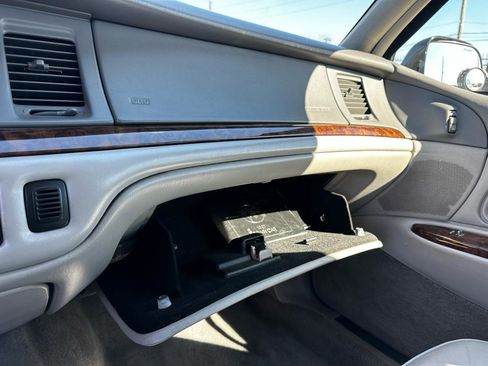 Used 1997 Lincoln Town Car Executive image 62